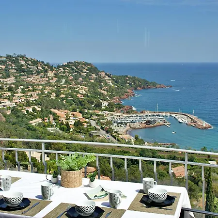 公寓 De Avec Piscine Privee Et Vue Panoramique Et Esterel *